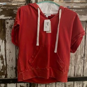 Evereve Tricia short sleeve hoodie red medium top new with tags